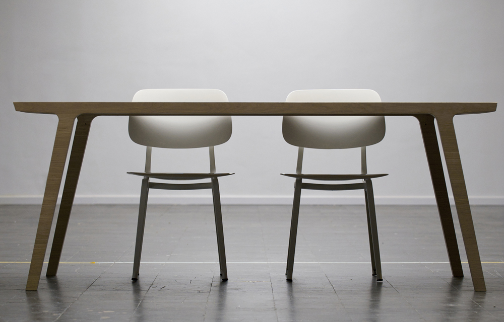 houten eettafel in eiken