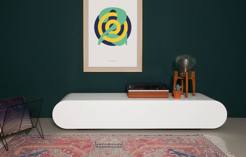 TV-meubel in zijdeglans wit.