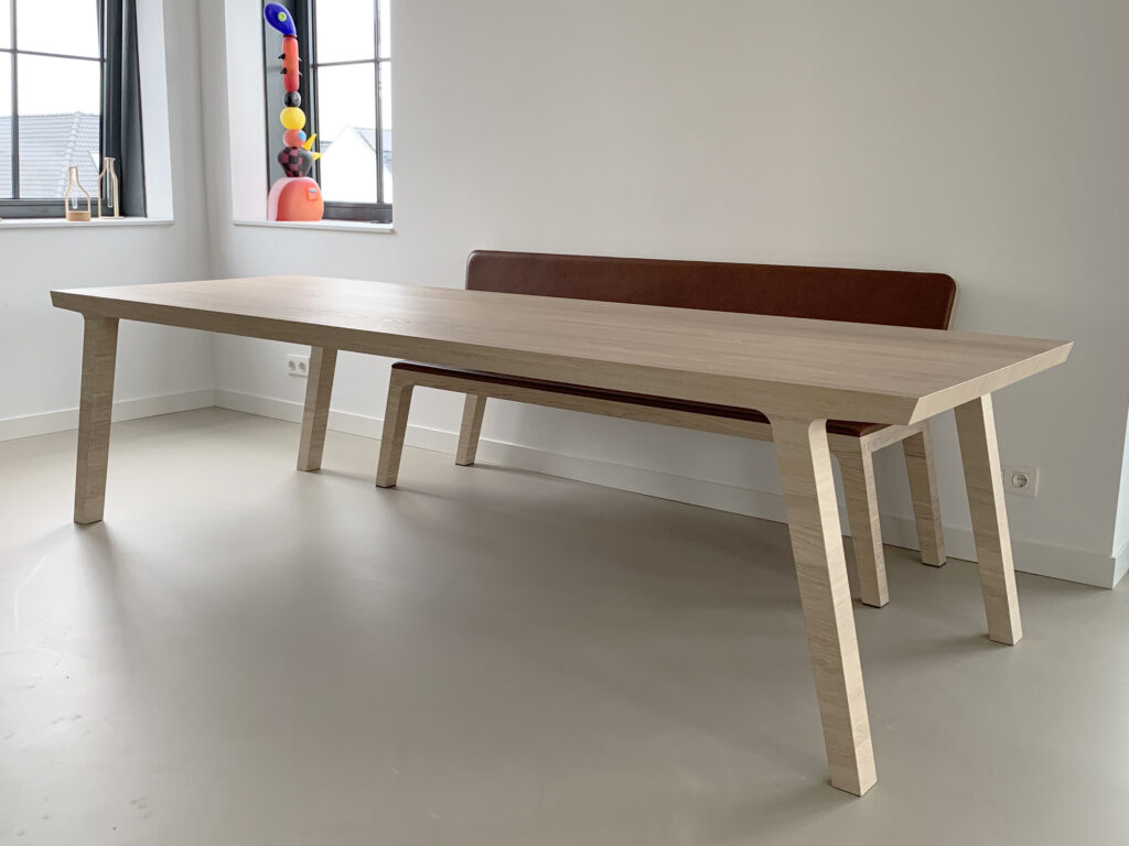 eettafel one met bankje