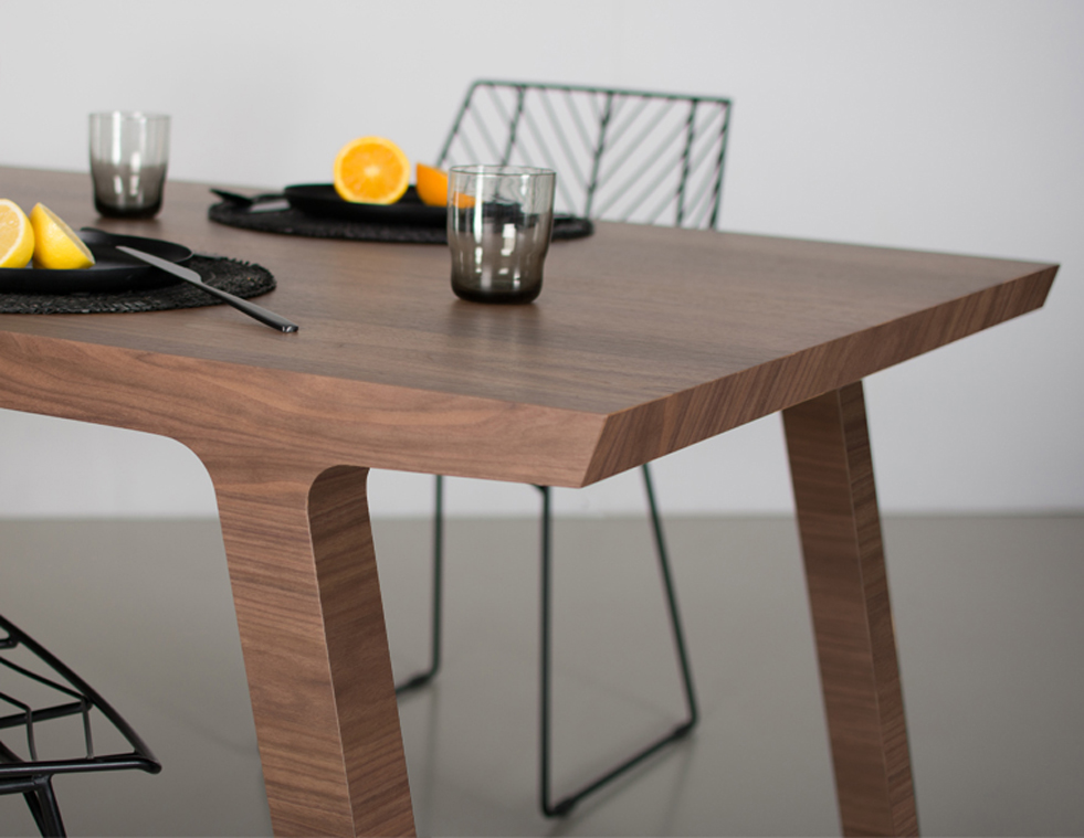 Eetkamertafel notenhout